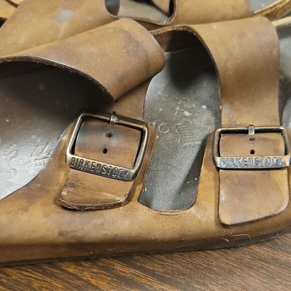 Birkenstock Arizona two-strap sandals in brown genuine leather. EU size 44 main image 6
